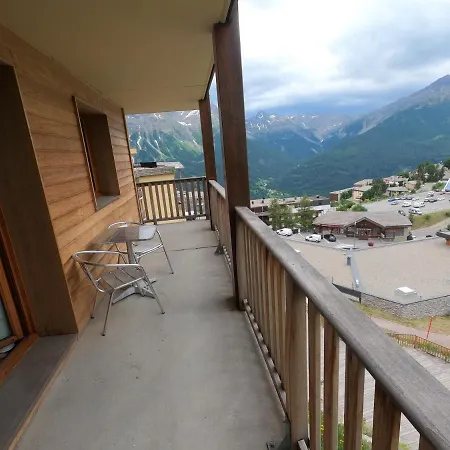 Balcony View Apartment: Slope-side Comfort With Pool Apartment Orcieres