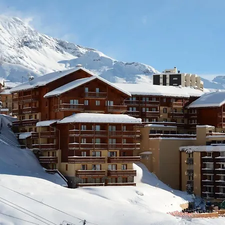 Balcony View Apartment: Slope-side Comfort With Pool Apartment Orcieres