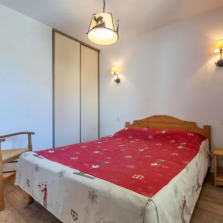 Balcony View Apartment: Slope-side Comfort With Pool * Orcieres